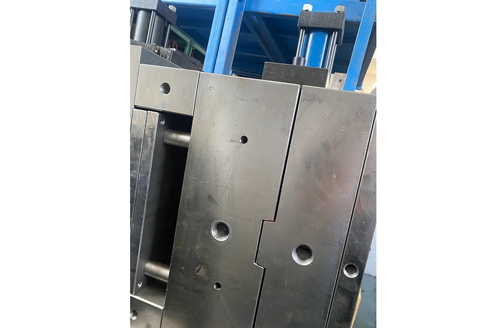 Molds 3